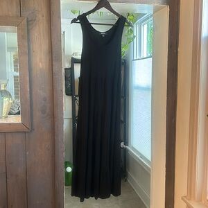 Beautiful soft jersey knit type of flowing tiered dress